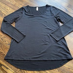 GUC Lularoe lynnae top